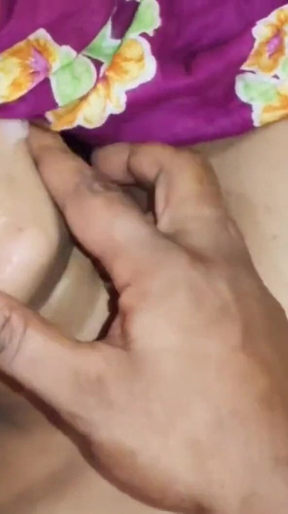Indian Desi girl eating cum,Indian girl injoying hardcore sex & deepthroat sucking cum in mouth, Desi Girl most Chudai & blowjob | Clip 2