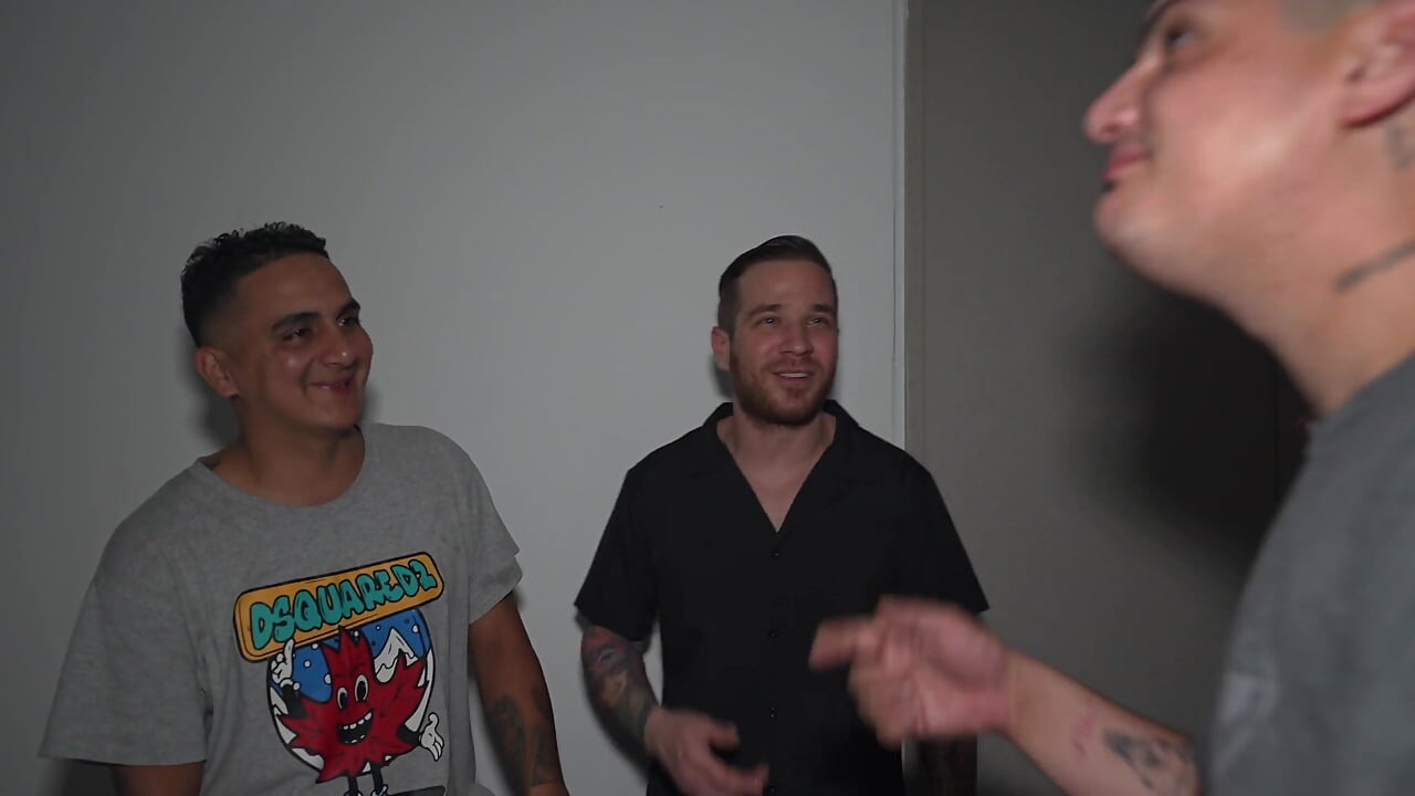 Drobna Kolumbijka zniszczona przez dwa duże! DP