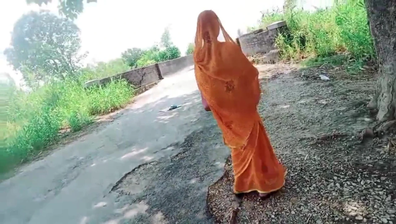 Hindistan'da köylü yenge ourdoor seks videosu
