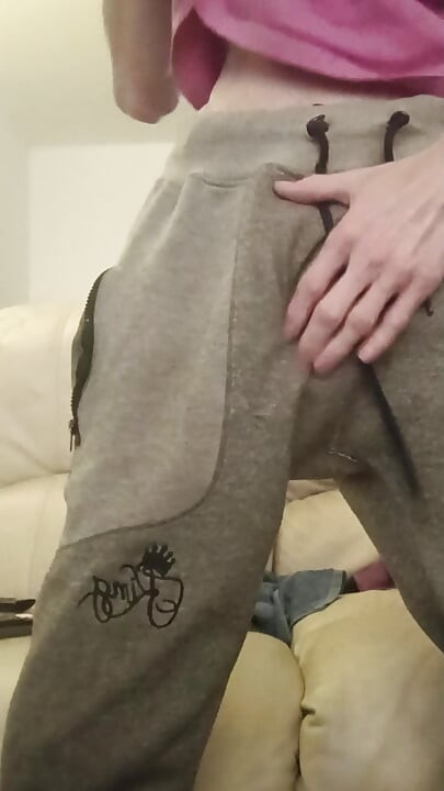 Hung bi chav strip teasing