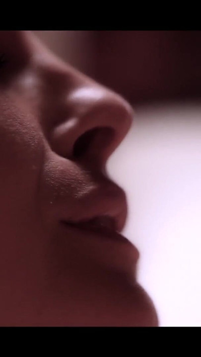 「LESBO GIRL NOANS AS LOVER LICKS HER SINCH OF THE SHINED MASSY」の思い出に残る瞬間