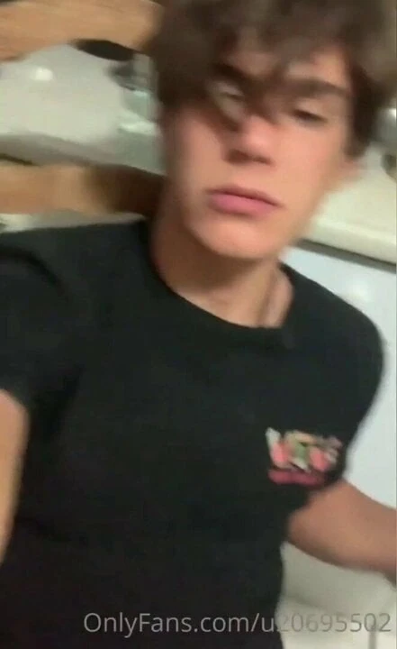 Sexy jongen naakt aftrekken