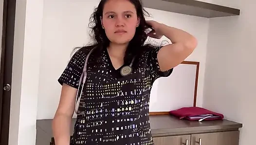Мистер сижу очень горячо, мне нужен доктор!!