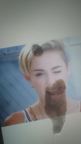 Verbaal spuugend op vuile skanky slet Miley Cyrus