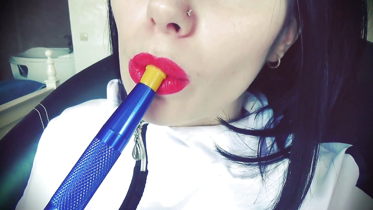 Tirando de ti bajo mi hechizo de humo