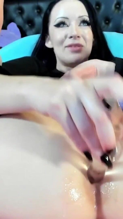 لحظة مذهلة من "EVILYN لا تستطيع تزييف هذه الأنين - كل شيء حقيقي على Stripchat"