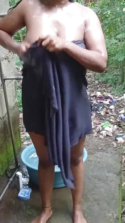 shrilanka haus vaiph nahaate hue vidiyo