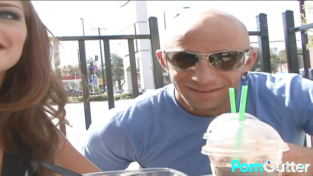 Жадную до спермы шлюшку Joslyn James отшпилили