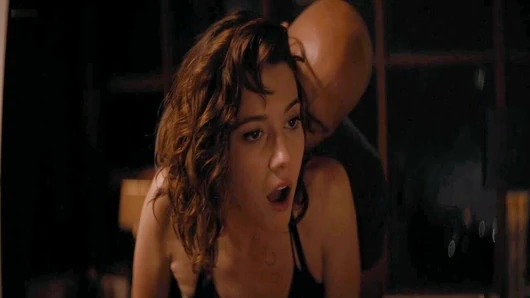 Mary Elizabeth Winstead - película en topless y sexy