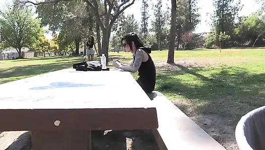 Heißer film mit lesbischen paaren und dreier gefickt und arsch mit strapon gefickt