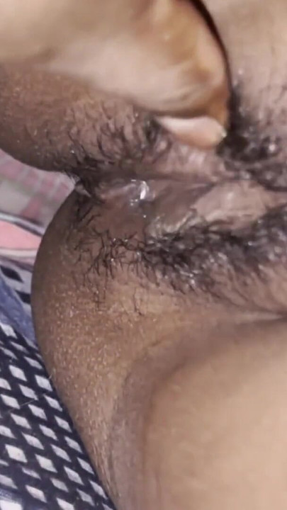 Must-see moment from "Sarita bhabi ki ki chudai kar mazaa aa gaye, wow kya lund chatti hai ji"