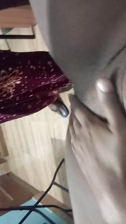 Ngentot istri orang lain yang suaminya meninggalkannya untuk bekerja