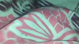 Шри-Ла-Кан трогает свежий хуй после сна