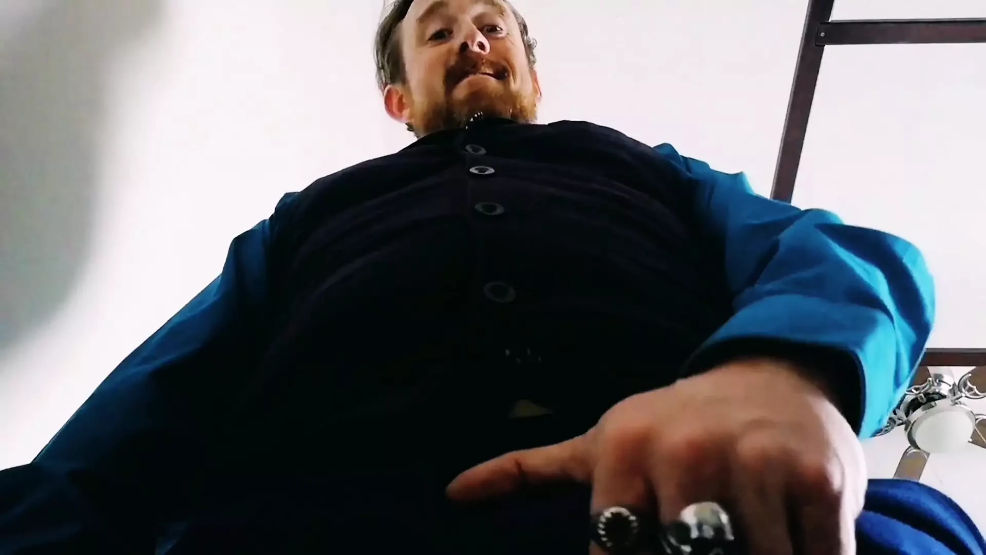 Sai che mi piace quando aspetti in ginocchio