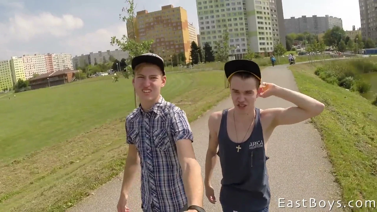 Casper and Vitali Jerk Each Other off and Suck Each Other’s Big Dicks,East Boys