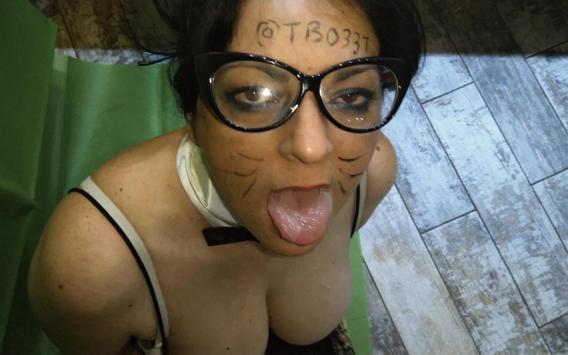 Hot MILF Facial