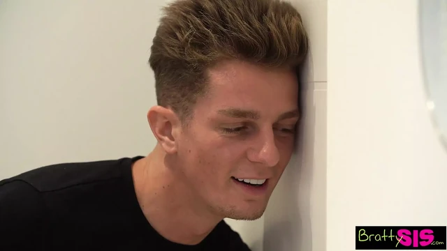 "Don't be shy, this is what you want right?" Tiffany Tatum asks Stepbro - S26:E6
