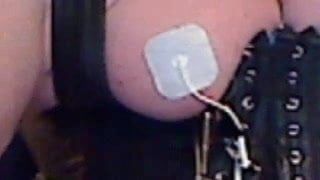 Elektrische Stimulation der rechten Brust