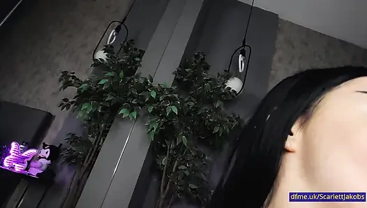 ScarlettJakobs Has the Kind of Charm and French Kisses That Keep You Watching