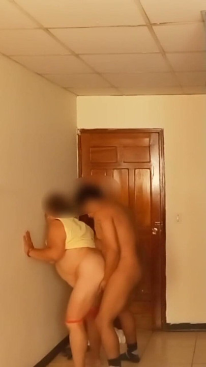 Non, ma belle-mère ! Ne me donne pas de sexe oral, le beau-fils dit à sa belle-mère | Clip 1