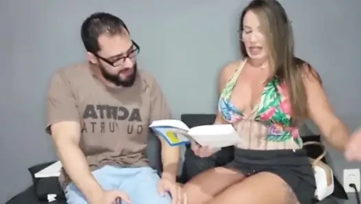 Plan Saleswoman Seduces the Customer Uses Tactics to Sell
