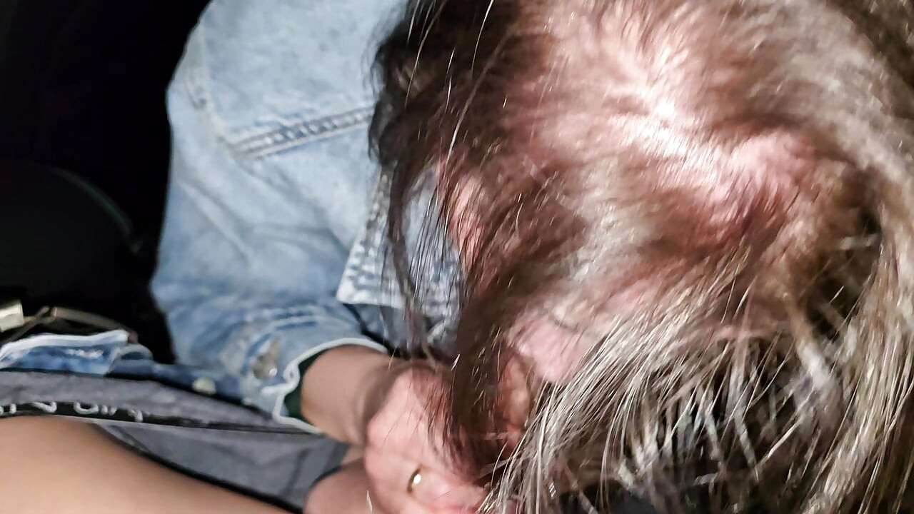 I happened to witness a family drama. And a big cumshot on her tits.