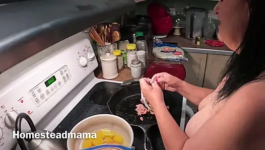 Mutfakta senin için yemek pişiriyor - kahvaltı burritos