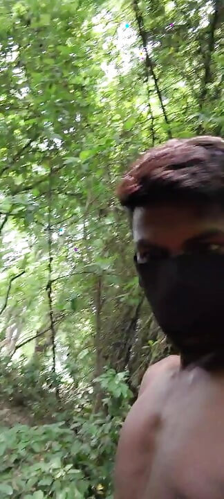 The boy cleverly fooled the mummies and had an amazing pusssy sex in the jungle