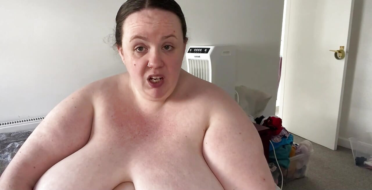 Colega de quarto vê você assistindo sph pornô joi