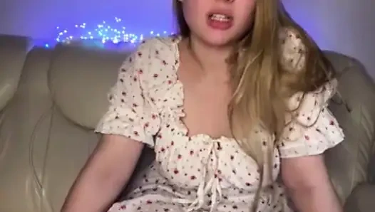 Jucielussie fucking anal with huge dildo so hard