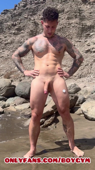My BIG COCK Cums💦In The Public Beach