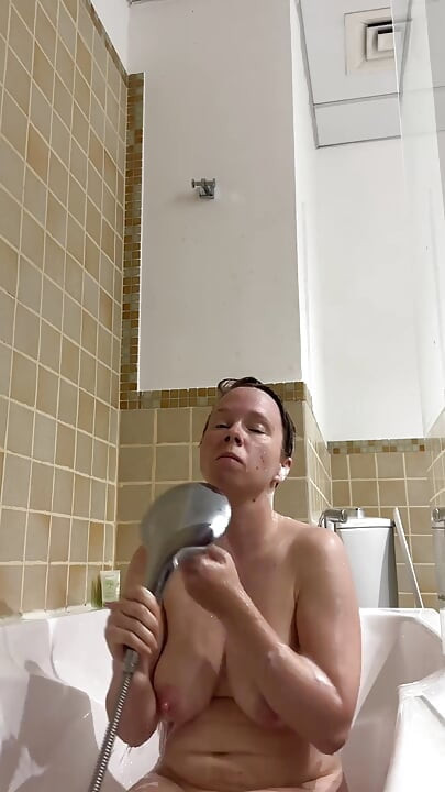 Hot Teen Soaped up and Shaved