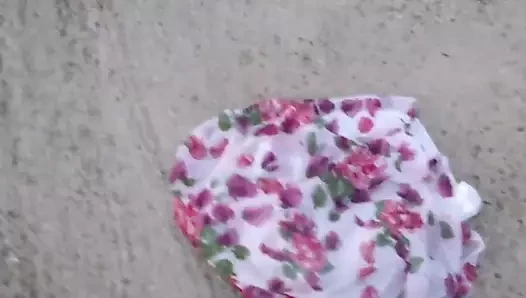 6 çiçekli elbise üzerinde ezmek