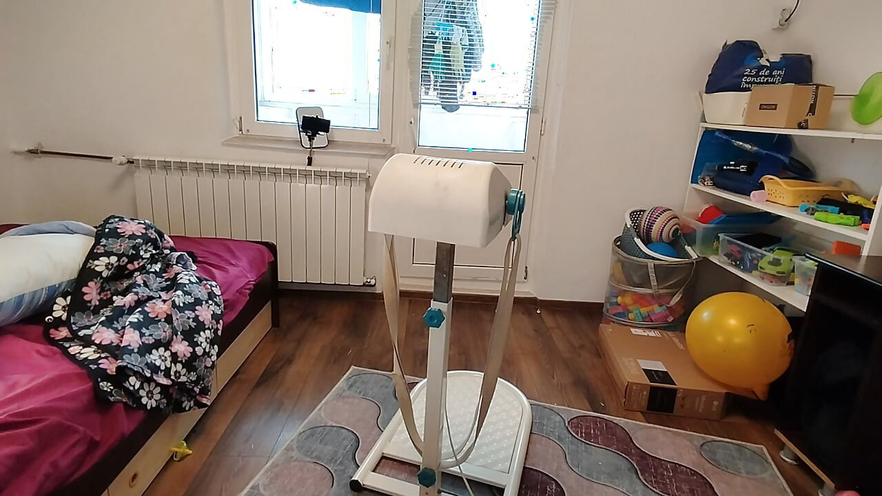 Amateurmassage mit, nackte Brünette. Latina mit behaarter Muschi, großen Titten, großem Arsch
