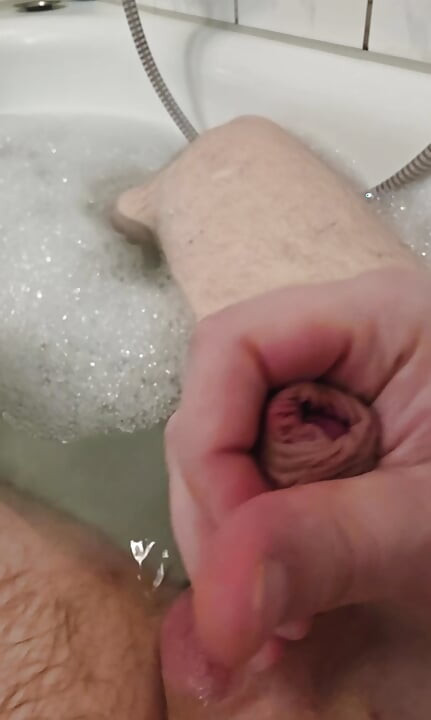 Solo in the bathtub !! 1from3 !!