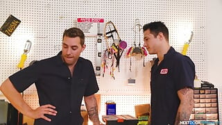 Vrući mehaničar za žestoko od strane frajera Cartera Woodsa - Jayden Marcos - Nextdoorstudios