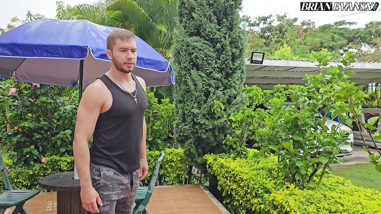 Peituda loira estudante Tatiana Alvarez fode treinador de fitness Brian Evansx