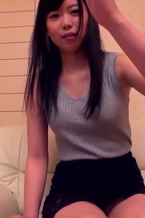 Pretty girl finger masturbation