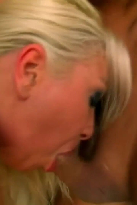 Alexa Euro Blonde får en DP og sluger