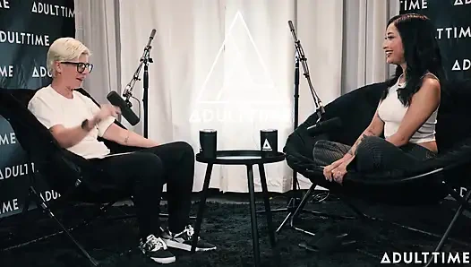 Avery Black Dry Humping, Kejahatan Sejati, & Mengarahkan VR Jagung | Podcast Khusus Orang Dewasa