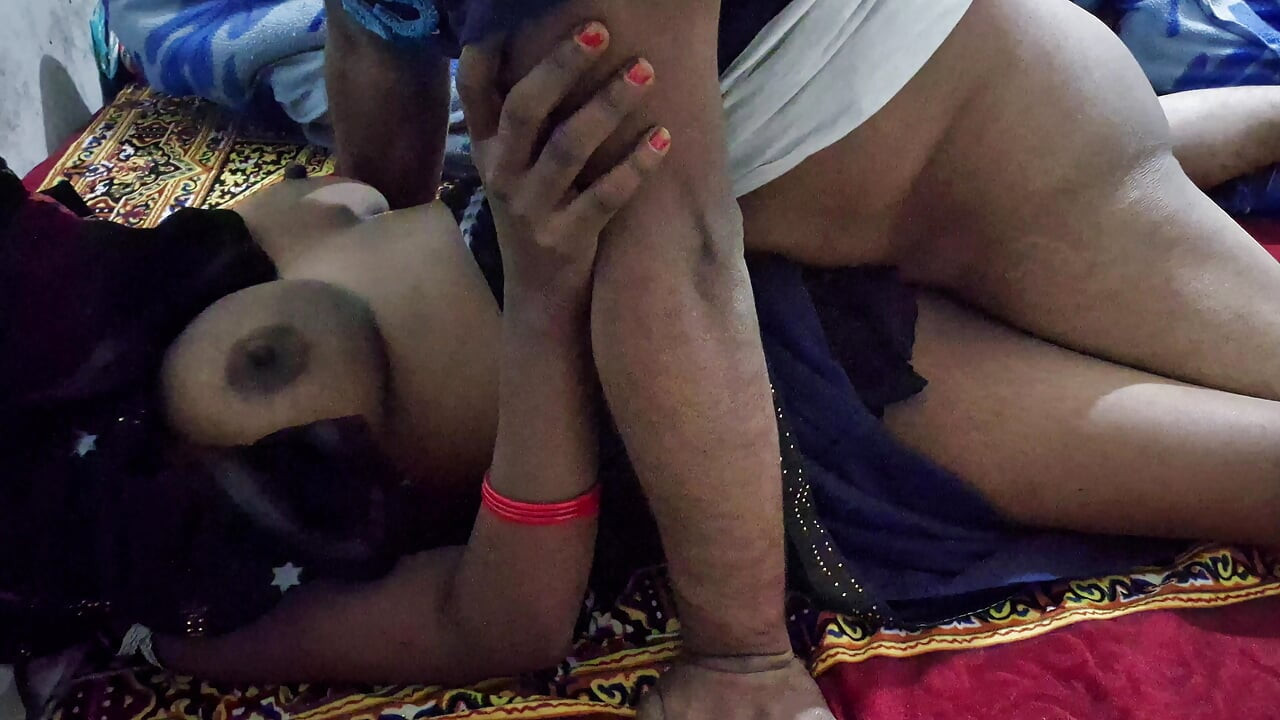 印度鄉村夫妻臥室熱辣性愛 中午12點