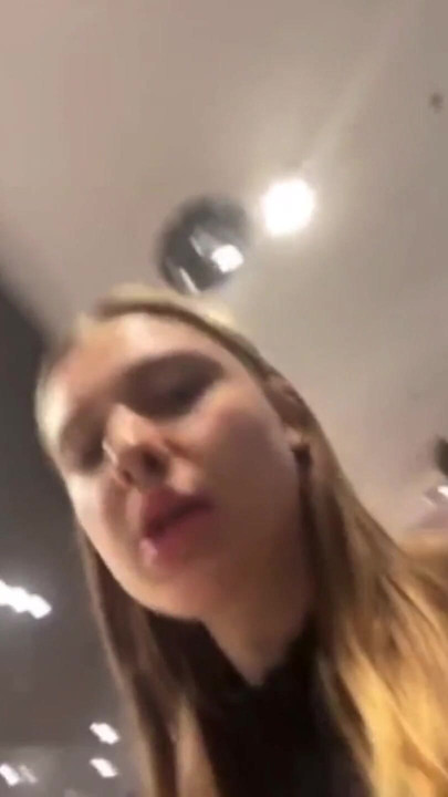 Jucielussie eating pants in public shopping | Clip 2