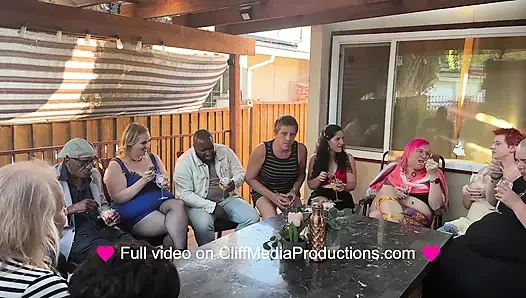 Makan Malam Keluarga Pilihan - Cliff Media Productions