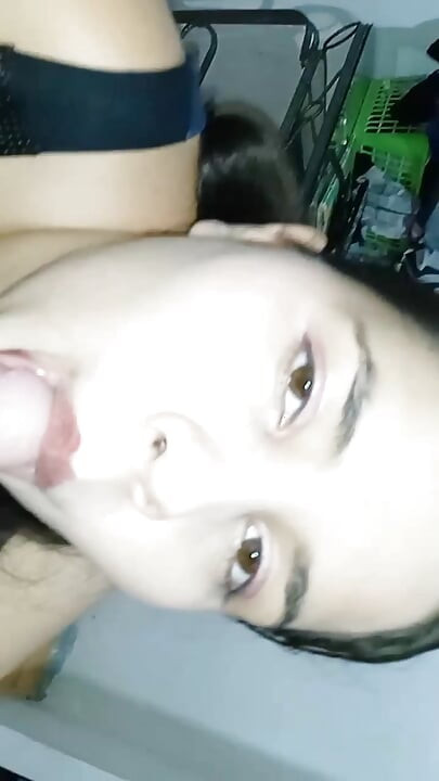 Liderlig lukker mig ind i sin fisse 🥵