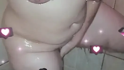 Я принимаю душ и согреюсь