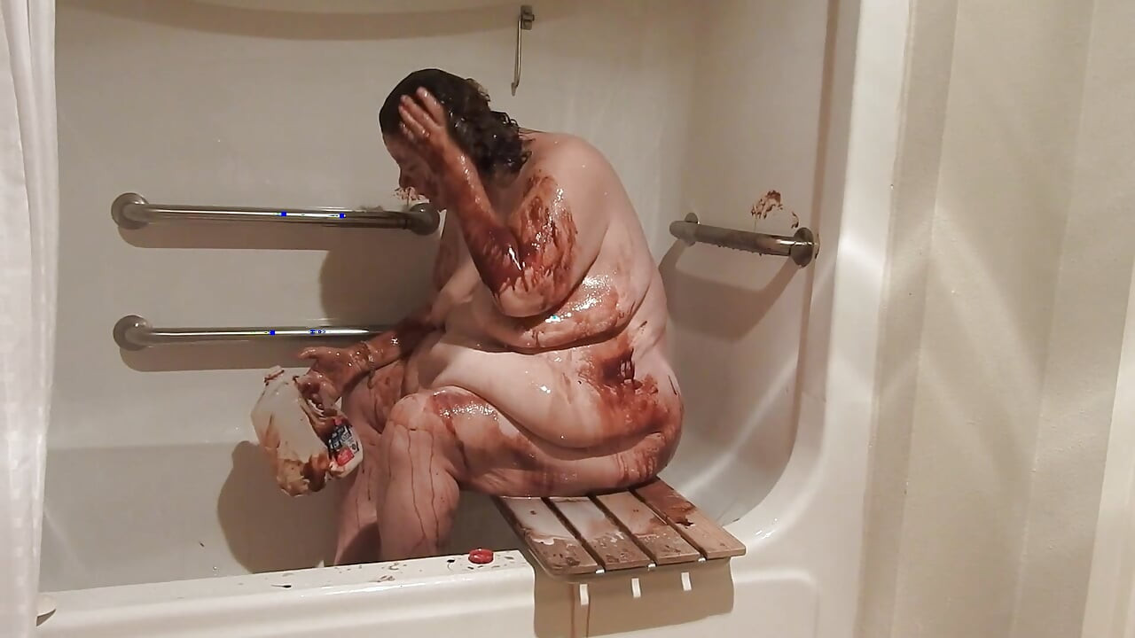 Bbwchocolate leche desordenado y luego lávalo todo limpio!