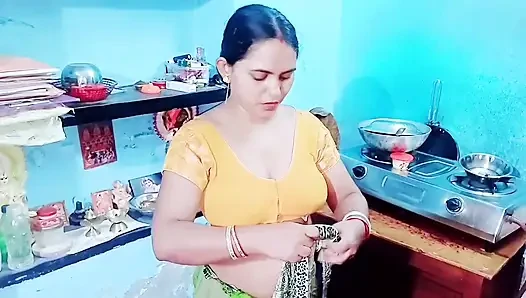 Jija ji ne apne choti sali ki virgin pussy milte hi uski pussy ros nikal diya,pussy ros piya jija ji ne guder ros yammy...