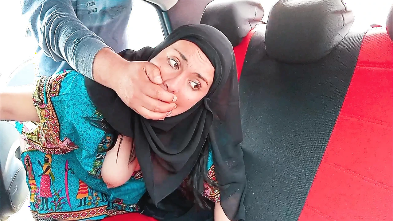 Indian stepmother wearing hijab gets fucked in car