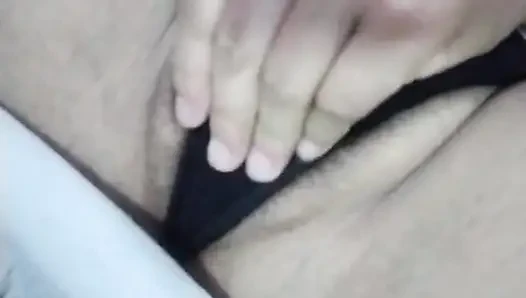 Kamu suka nonton aku lagi asik masturbasi pakai jariku - mani muncrat wanita