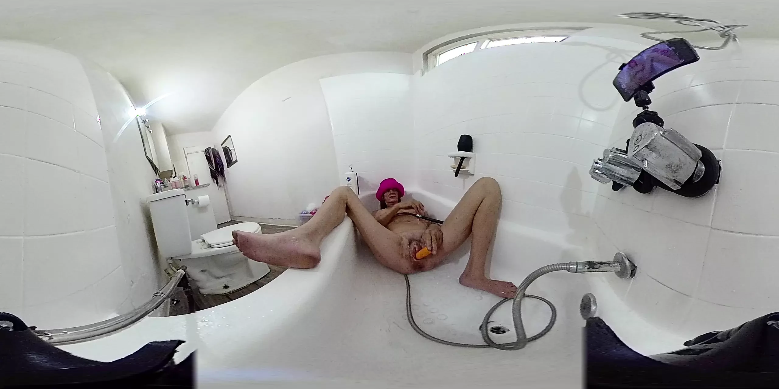 Lizzy yum vr june 2025 lagi asik masturbasi memeknya pakai dildo sampai orgasme bergiliran - video solo (masturbasi pakai dilate 87)